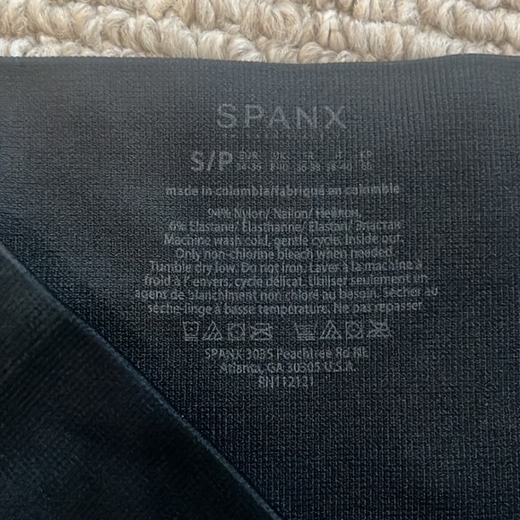 LIKE NEW! Spanx Camo Legging - Picture 3 of 7